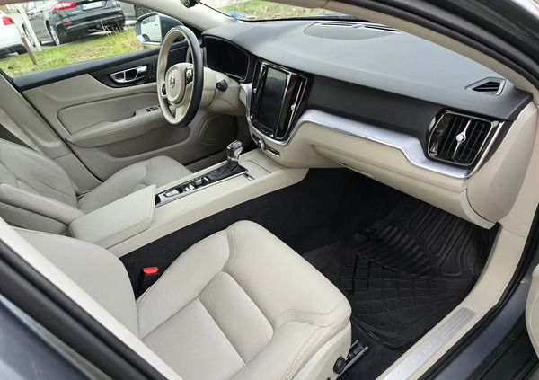 Volvo V60 Cross Country cena 162500 przebieg: 66000, rok produkcji 2020 z Warszawa małe 121